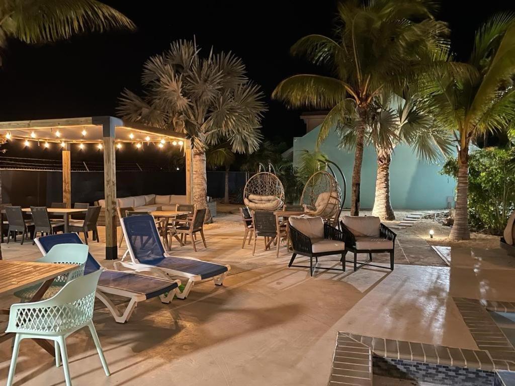 Island Club Turks & Grace Bay Place エクステリア 写真