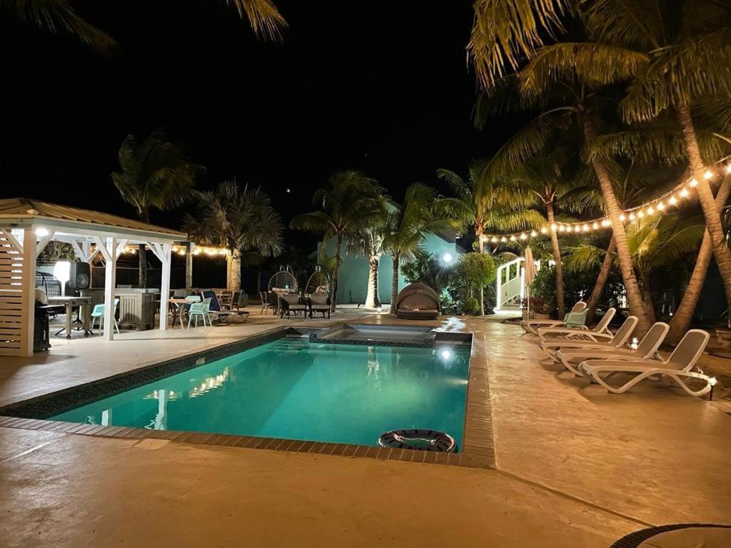 Island Club Turks & Grace Bay Place エクステリア 写真