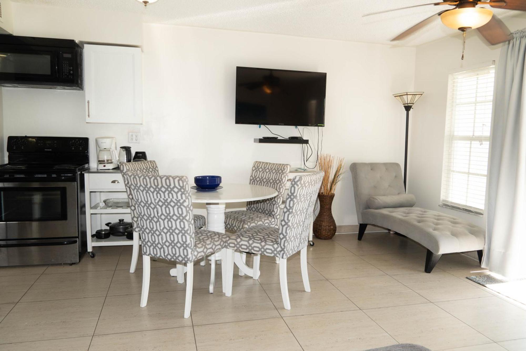 Island Club Turks & Grace Bay Place エクステリア 写真